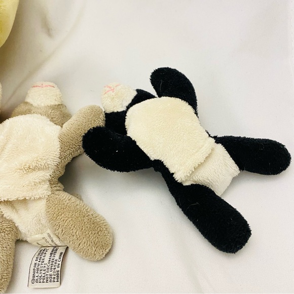 Unipak Plush Cat House 3 Finger Puppet Cats in Play Kitten House Carrying Case - Picture 2 of 14